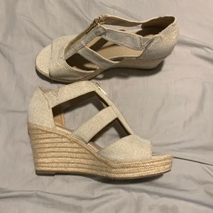 Wedges cream color